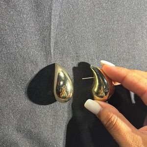 Elegant Gold Teardrop Earrings